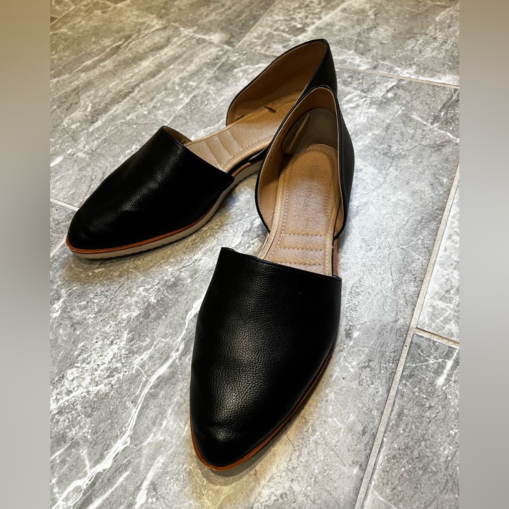 Adrienne Vitadini Black Flats Size 10